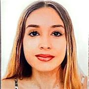 Estudiante de carrera de idiomas , especializada en inglés